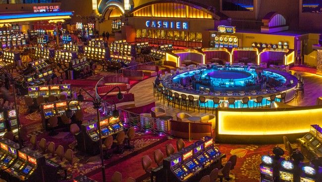 Slots 777 Party APK کیسینو میں پوکر گیمز